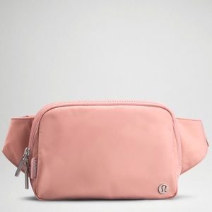 Lululemon everywhere bag